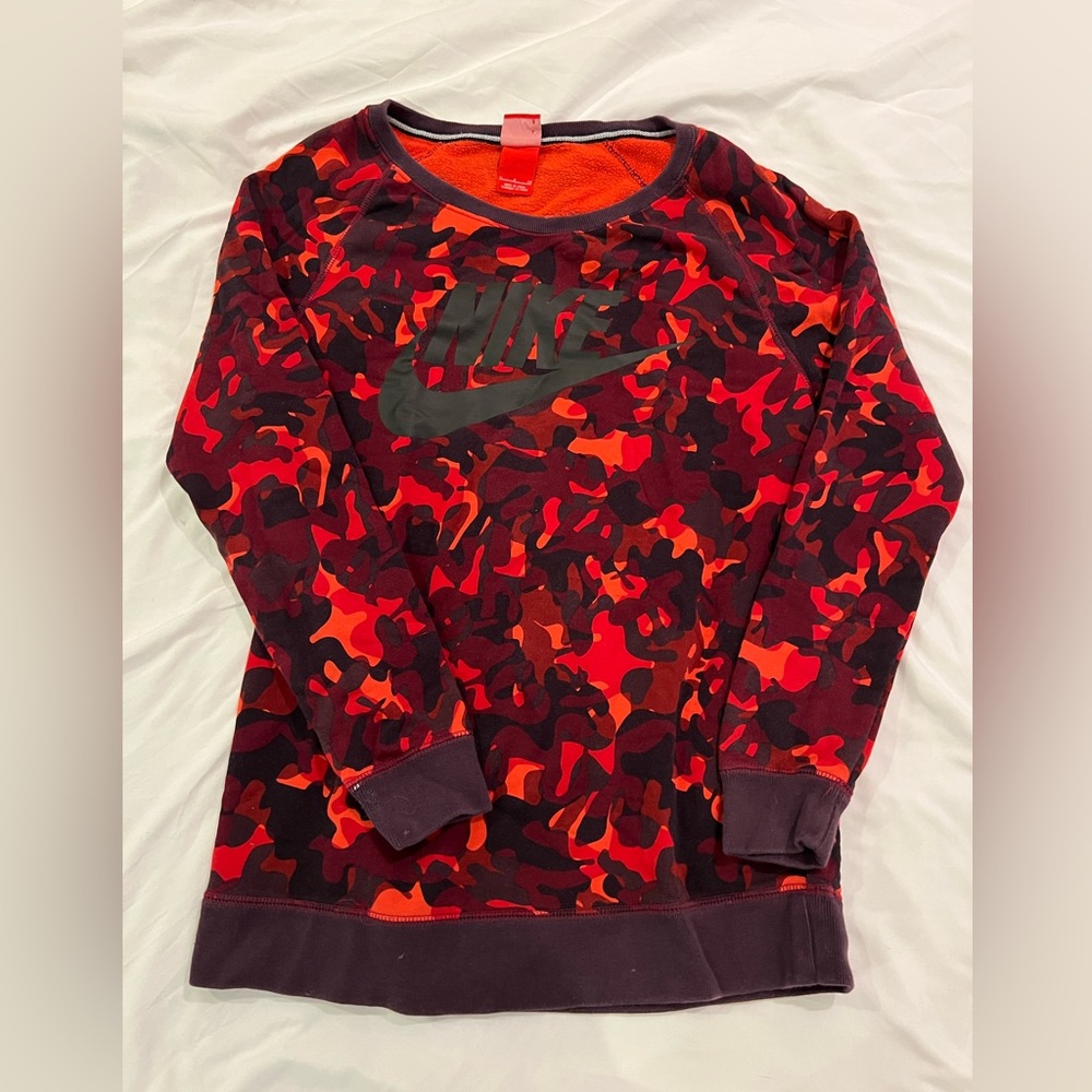 Nike sweatshirt in excellent condition!